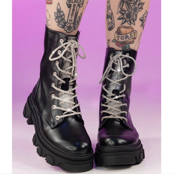 𝙉𝙀𝙒 𝙄𝙉🖤🎥Diamond Lace-Up Boot - Black - Picture 5 of 6